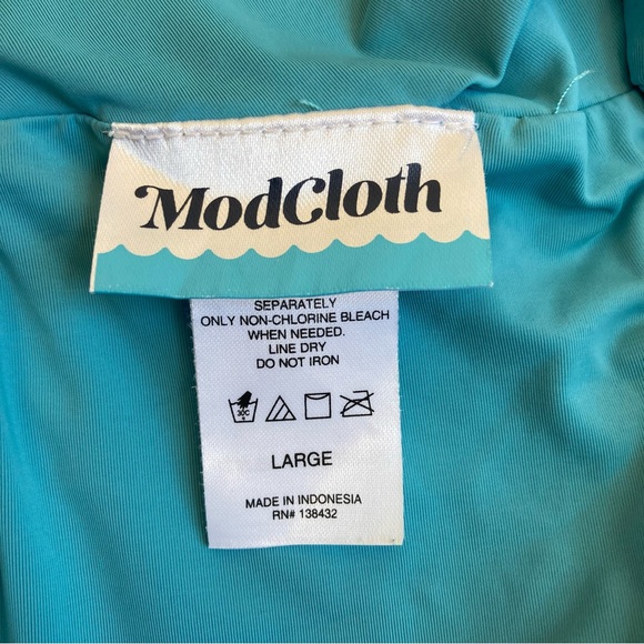 ModCloth The Kelsie Ruffle Blue Floral Plunge Neck One Piece Swimsuit Sz L - Picture 11 of 16